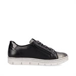 Black laced shoe D5825-02